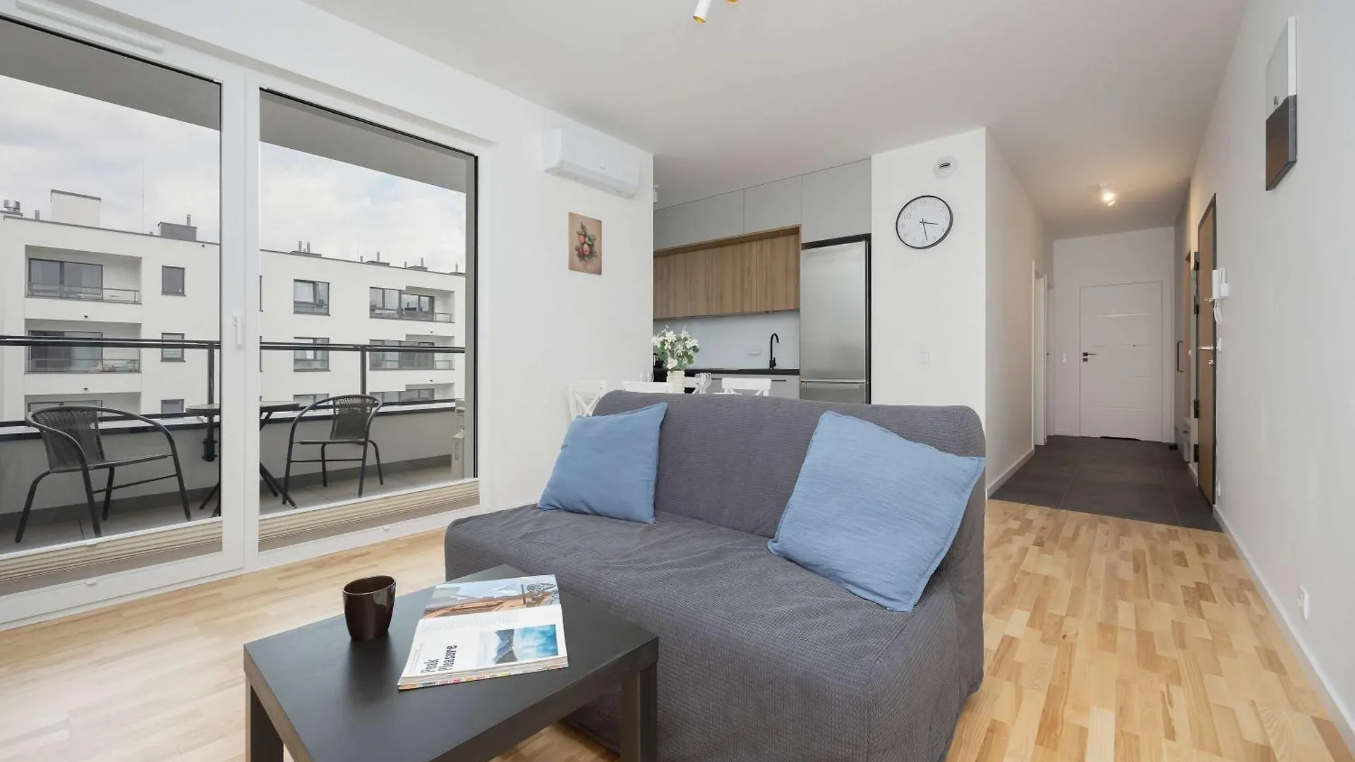 Air Conditioned Apartment In Warsaw With Parking, Balcony And Bathtub By Noclegi Renters 波兰